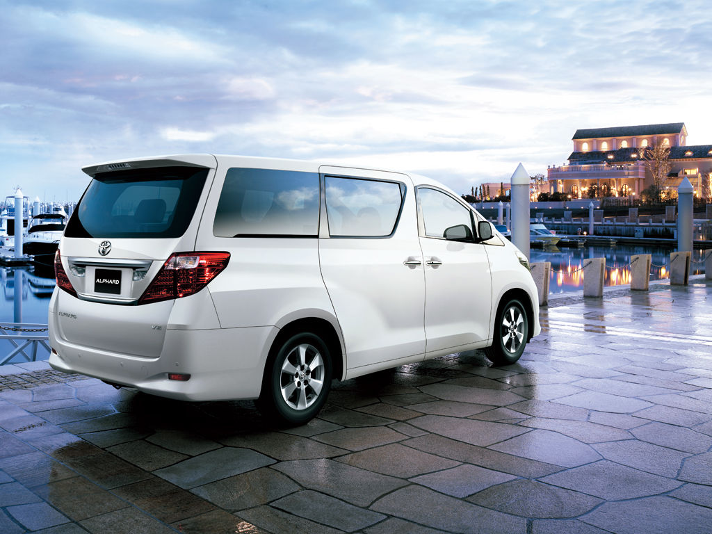 Фотографии toyota alphard